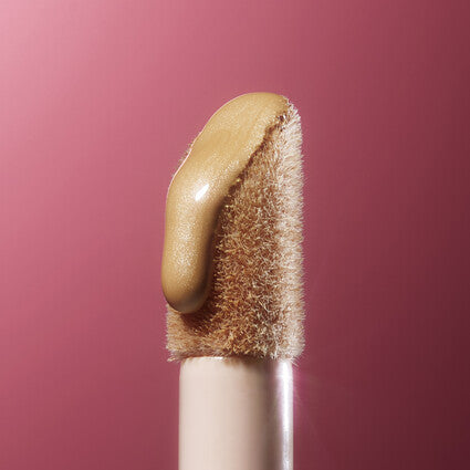 Glowy Liquid Filter for a Natural, Luminous Skin Finish